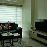 Skyview 2Br La Suitez 4307 Makati Stay