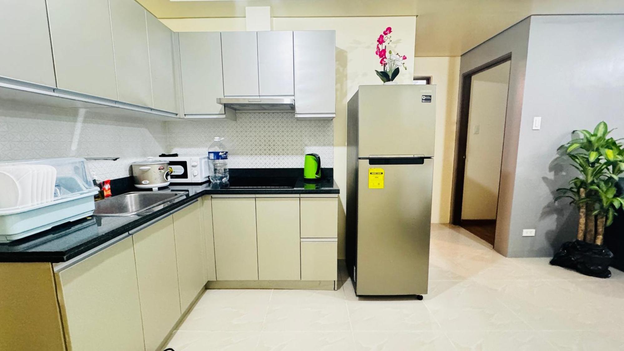 Skyview 2br La Suitez 4307 Makati Apartment Manila