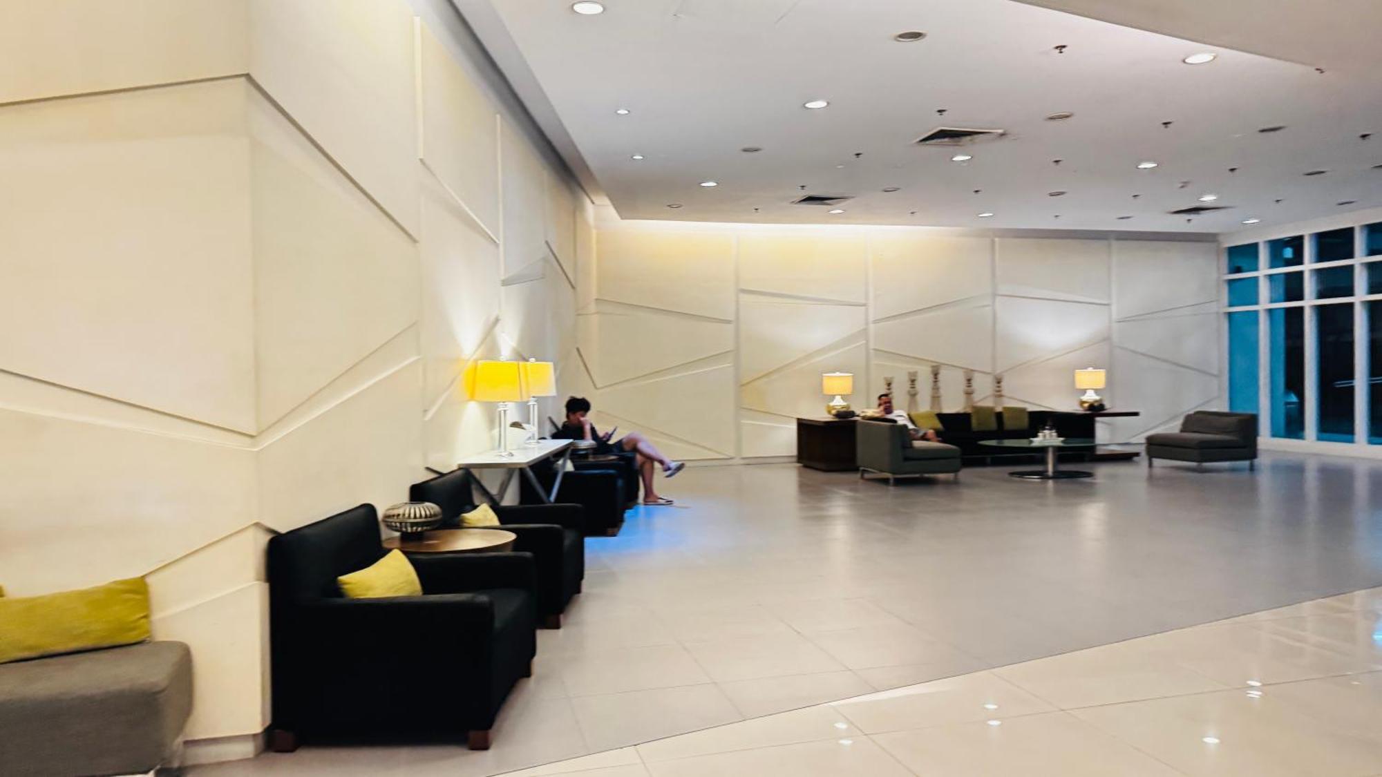 Skyview 2br La Suitez 4307 Makati * Manila