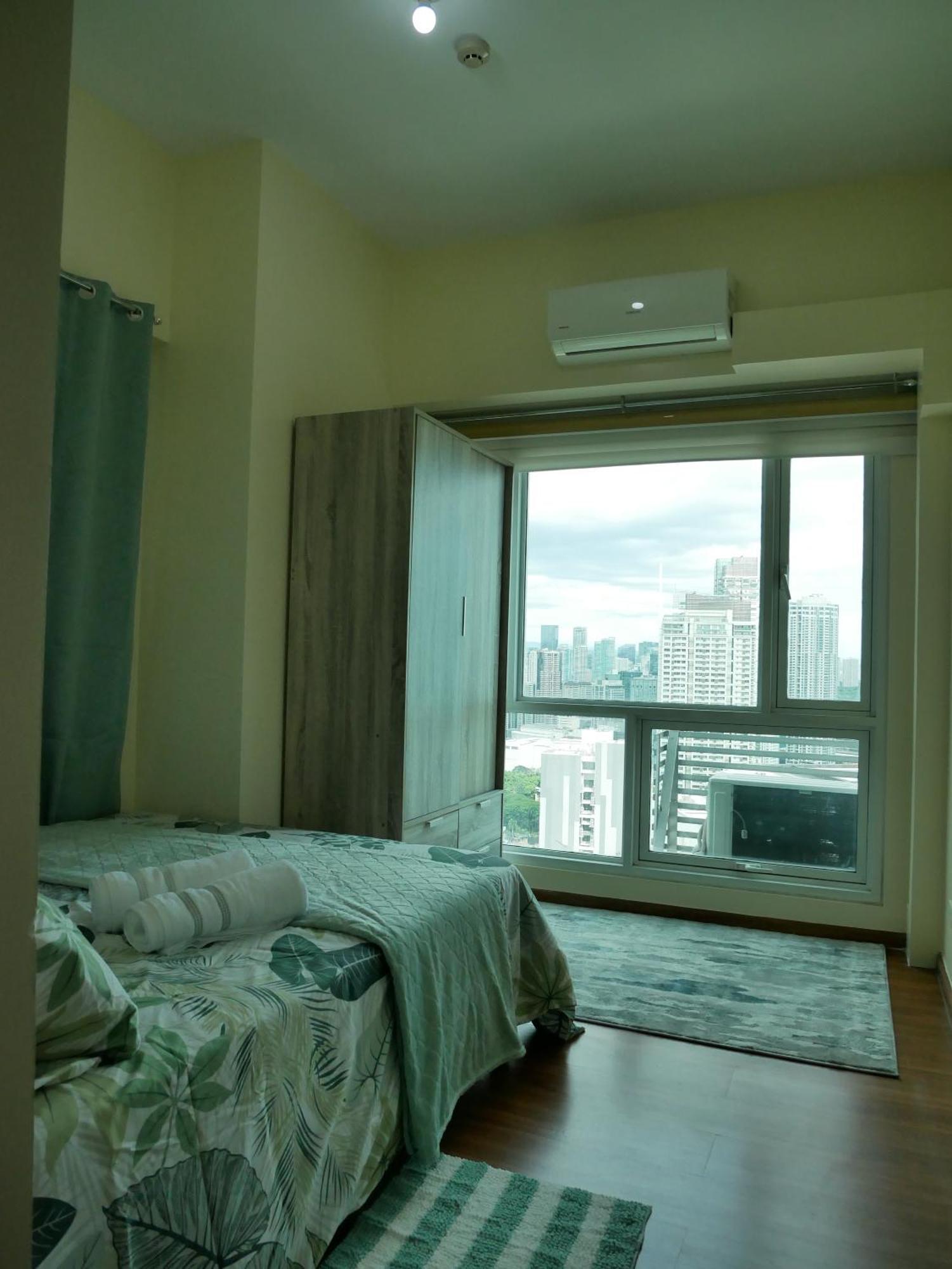 Apartment Skyview 2br La Suitez 4307 Makati